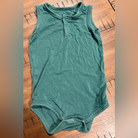 KYTE baby Sleeveless Bodysuit in Emerald - - Picture 2 of 4